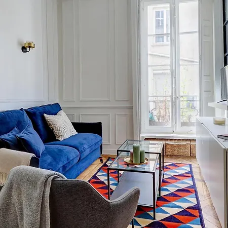 Bnbnook - Parisian Charm: 1br In Le Marais *